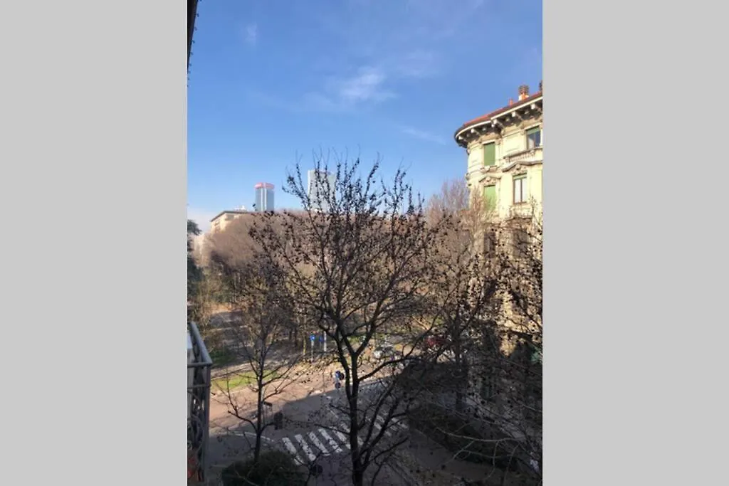 Casa Alberto Da Giussano, Elegante Bilocale In Centro Con Balcone Sul Parco Milan 0*,
