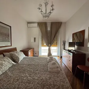Apartament Al54, Mediolan